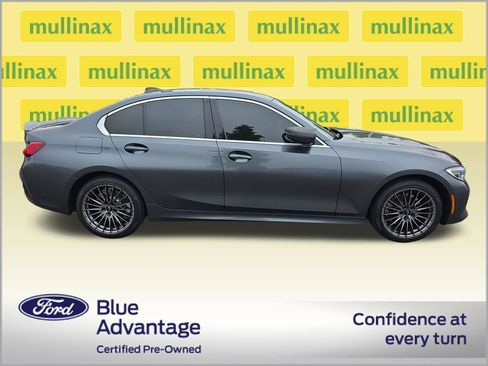 Used 2019 BMW 330i xDrive Sedan w/ Premium Package AWD/4WD image 2