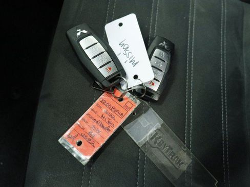 Used 2022 Mitsubishi Outlander SE FWD image 33
