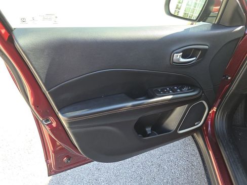 Used 2021 Jeep Compass Limited w/ Sun and Sound Group AWD/4WD image 16