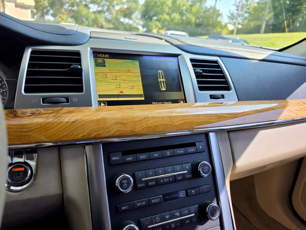 Used 2009 Lincoln MKS FWD image 23