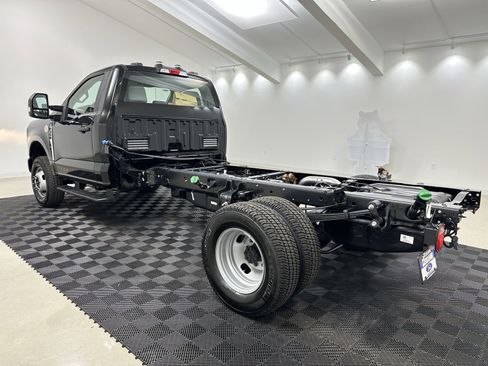 New 2025 Ford F350 XL image 4