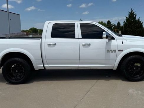 Used 2015 RAM 1500 Laramie w/ Convenience Group AWD/4WD image 8