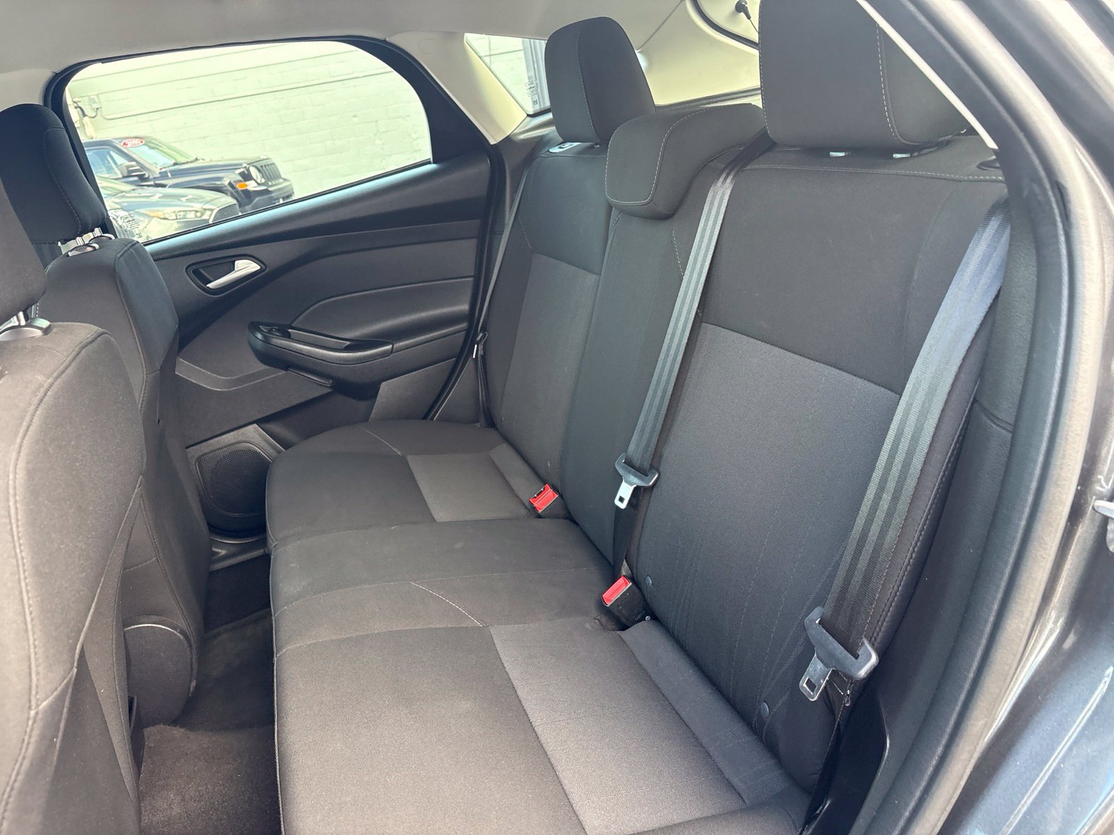 Used 2018 Ford Focus SE FWD image 12