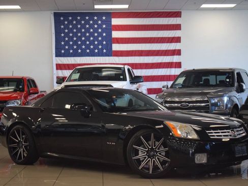 Used 2005 Cadillac XLR RWD image 1