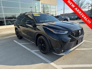 Used 2024 Toyota Highlander XSE video 1