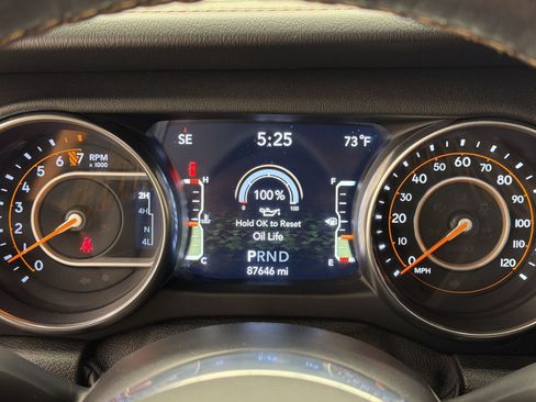 Used 2021 Jeep Wrangler Unlimited Sahara AWD/4WD image 22