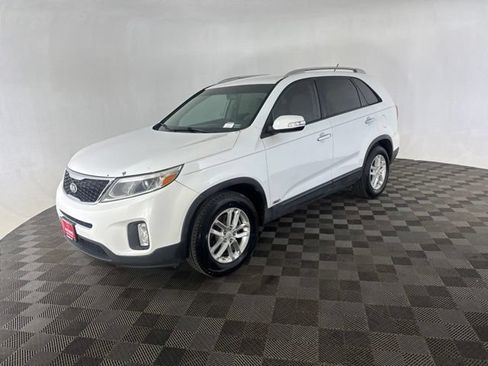 Used 2015 Kia Sorento LX AWD/4WD image 3