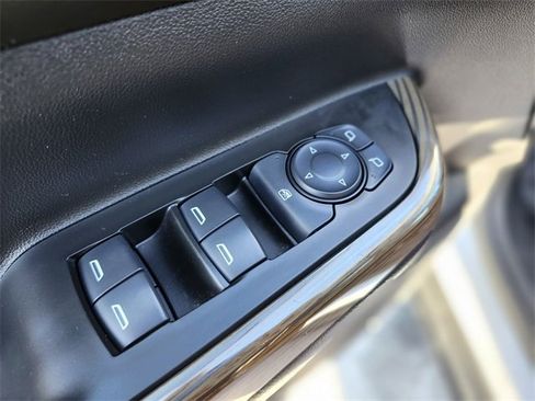 Used 2017 GMC Acadia SLE w/ Driver Alert Package I image 18