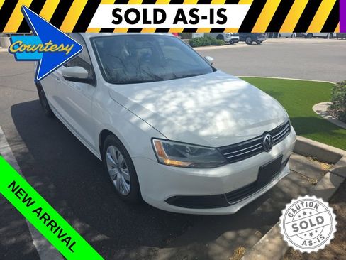Used 2013 Volkswagen Jetta SE FWD image 1