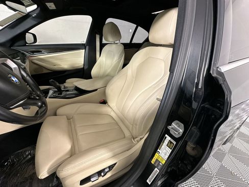 Used 2020 BMW 530e w/ Convenience Package RWD image 11