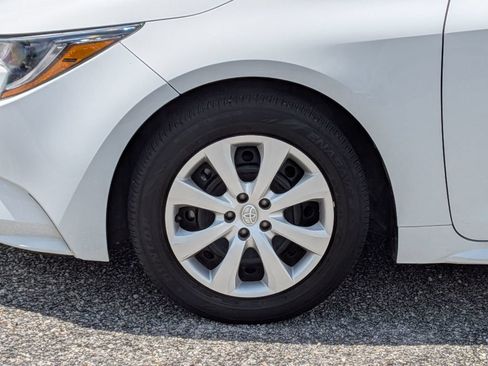 Used 2024 Toyota Corolla LE FWD image 13