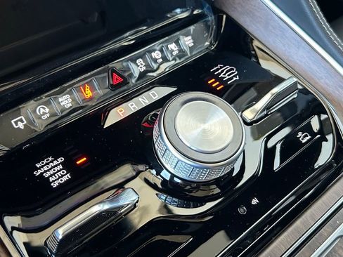 Used 2024 Jeep Grand Wagoneer Series I image 51