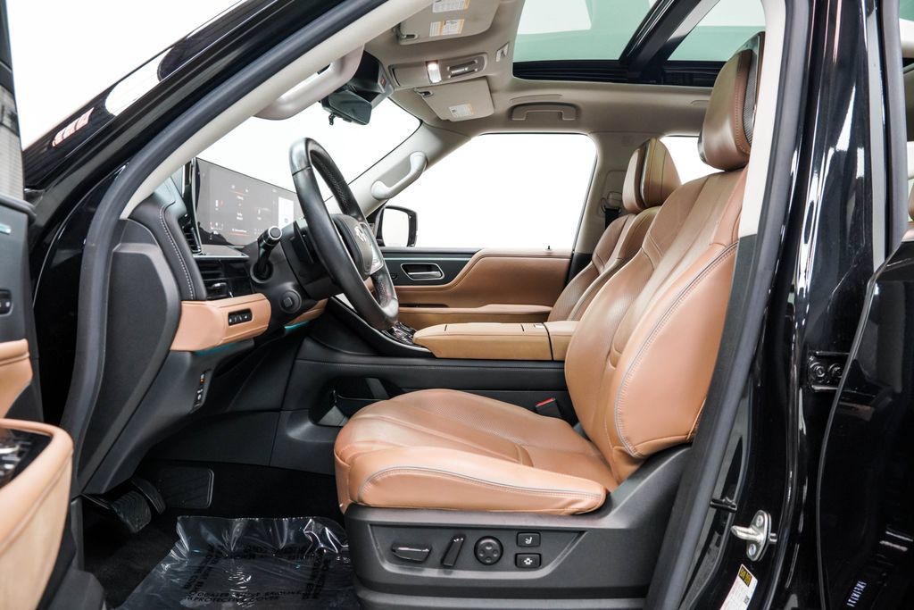 Used 2025 INFINITI QX80 Sensory AWD/4WD image 18