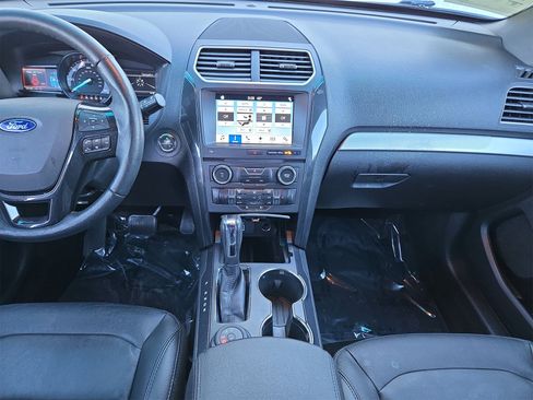 Used 2017 Ford Explorer XLT w/ Equipment Group 202A image 23