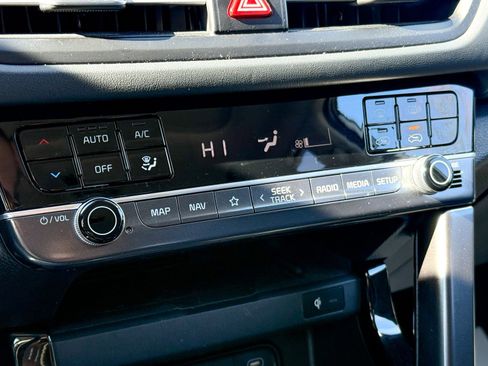 Certified 2024 Kia Seltos EX image 20