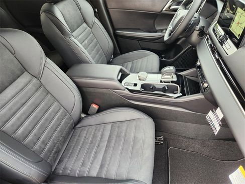 New 2025 Mitsubishi Outlander SE image 10