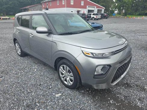 Used 2022 Kia Soul LX FWD image 3