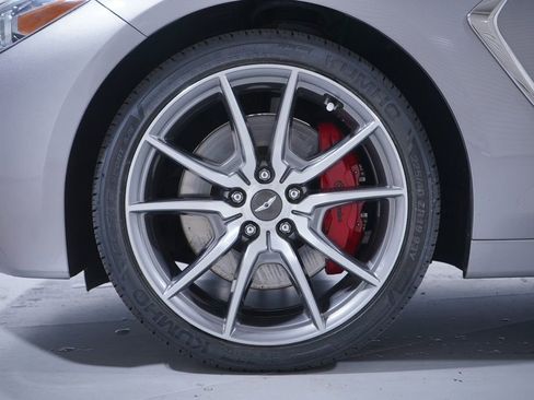 Used 2021 Genesis G70 3.3T image 2