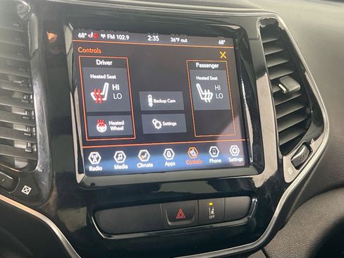 Used 2022 Jeep Cherokee Limited image 19