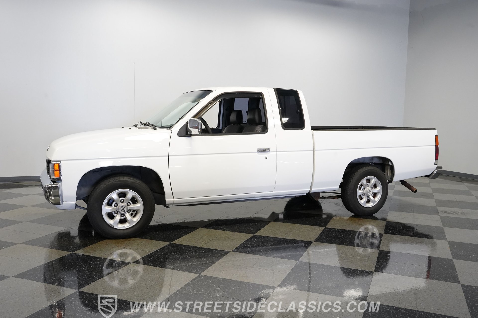 Used 1996 Nissan Pickup 2WD King Cab image 7
