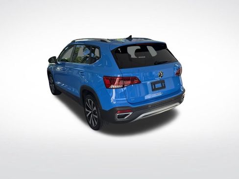 Used 2024 Volkswagen Taos SE FWD image 9