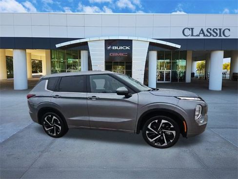 Used 2022 Mitsubishi Outlander SEL image 9