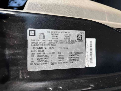 Used 2018 Chevrolet Express 2500 w/ Driver Convenience Package RWD image 20