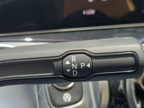 Used 2023 Mercedes-Benz GLB 250 image 35