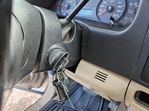 Used 2005 Ford F350 Lariat image 19