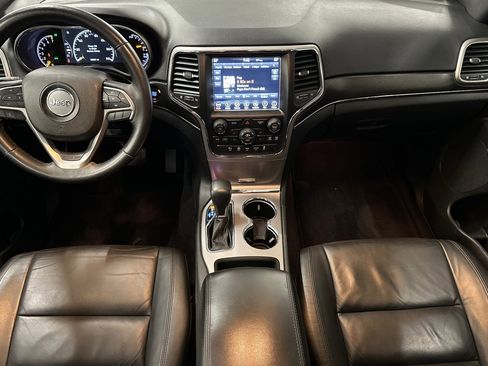 Used 2018 Jeep Grand Cherokee Limited image 26