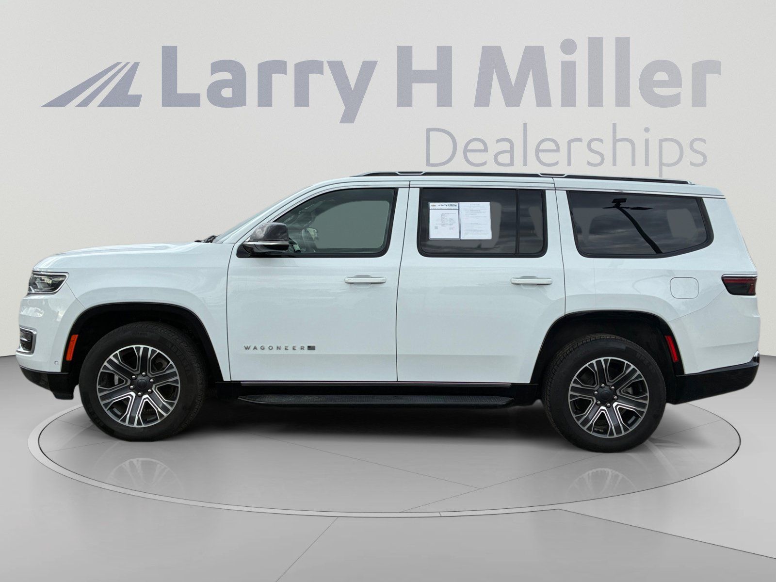Used 2024 Jeep Wagoneer Series II AWD/4WD image 2