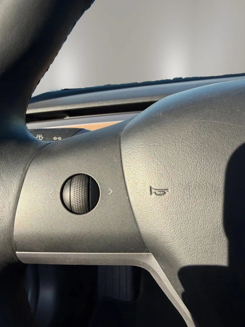 Used 2018 Tesla Model 3 Long Range RWD image 23