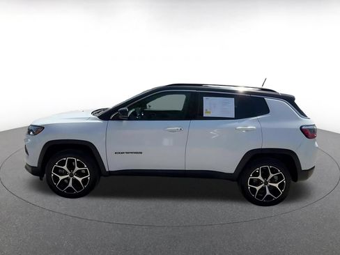 Used 2025 Jeep Compass Limited AWD/4WD image 8