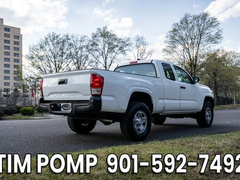 Used 2017 Toyota Tacoma SR image 5