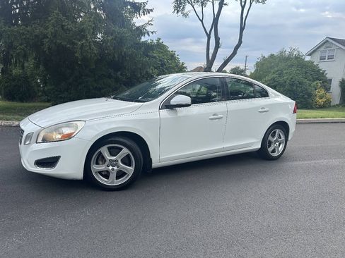 Used 2012 Volvo S60 T5 FWD image 4