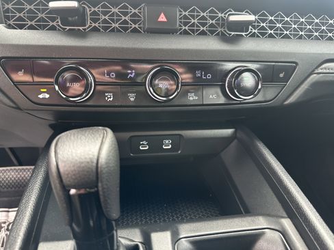 Used 2025 Honda Accord SE image 32