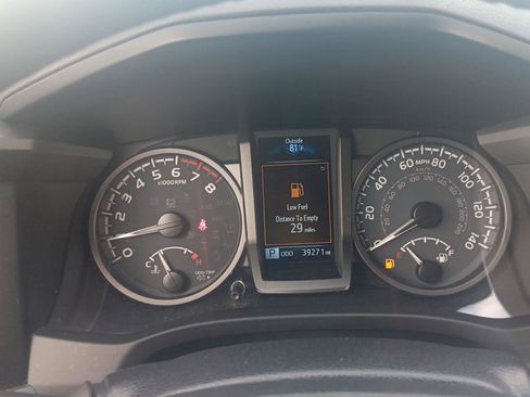 Used 2023 Toyota Tacoma TRD Off-Road w/ Advanced Technology Package AWD/4WD image 19