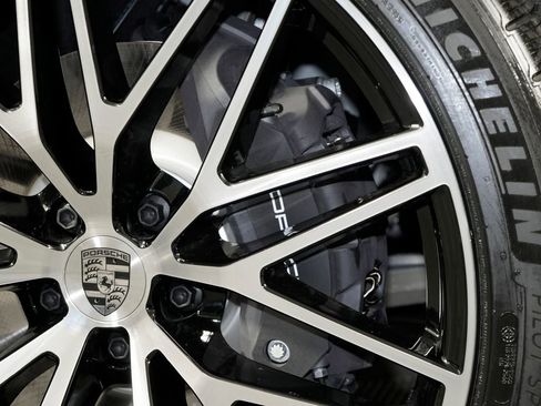 New 2026 Porsche Macan image 14