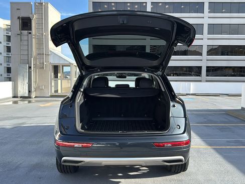 Used 2019 Audi Q5 Prestige w/ Prestige Package image 8