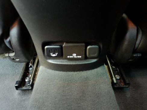 Used 2018 Chevrolet Malibu LT w/ Leather Package FWD image 27