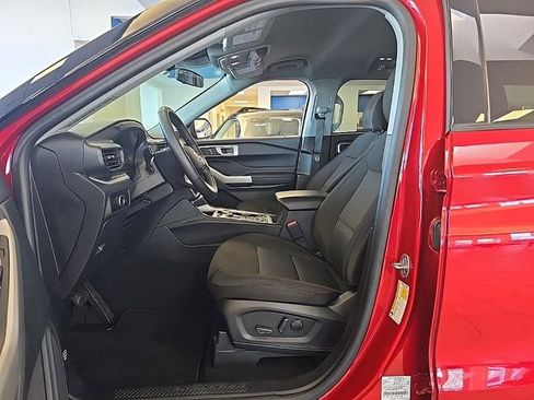 Used 2024 Ford Explorer XLT w/ Class IV Trailer Tow Package image 9