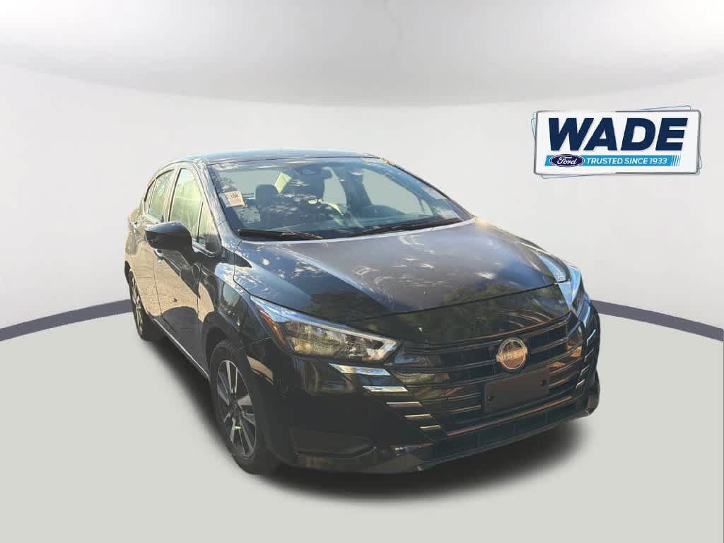 Used 2025 Nissan Versa SV FWD image 3