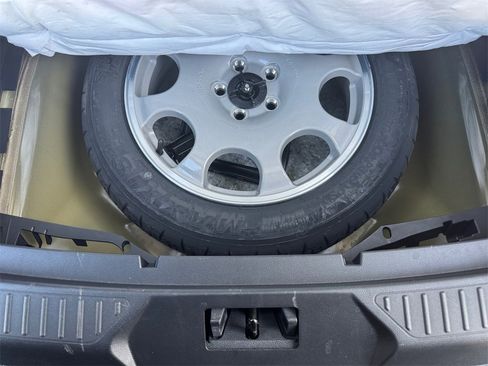 Used 2025 Ford Explorer Active w/ Active Comfort Package image 17