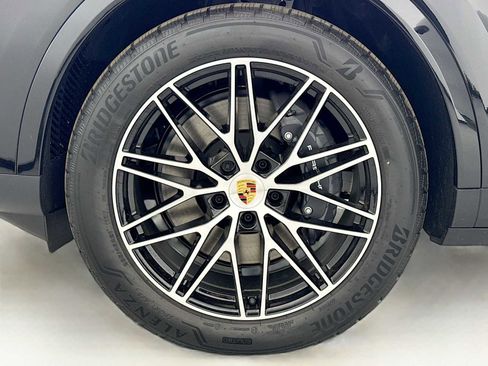 New 2026 Porsche Cayenne Coupe image 33