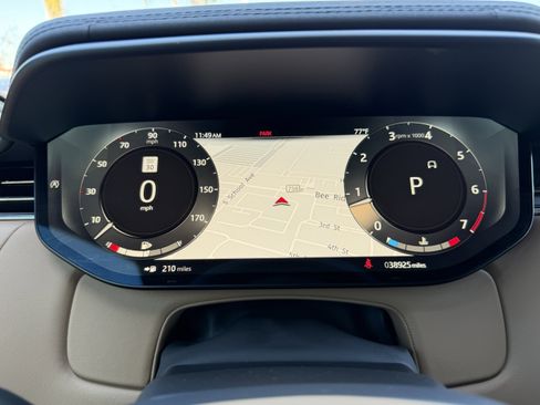 Used 2023 Land Rover Range Rover Sport SE Dynamic image 32