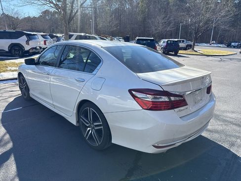 Used 2017 Honda Accord Sport Special Edition image 14