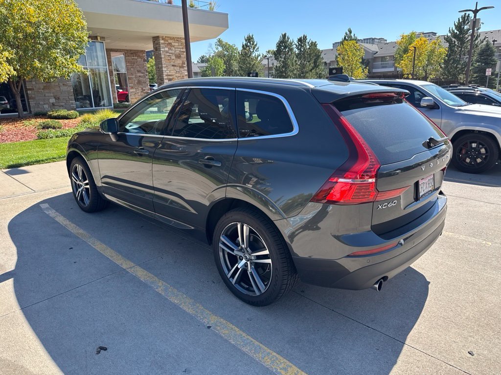 Used 2020 Volvo XC60 T5 Momentum w/ Protection Package AWD/4WD image 4