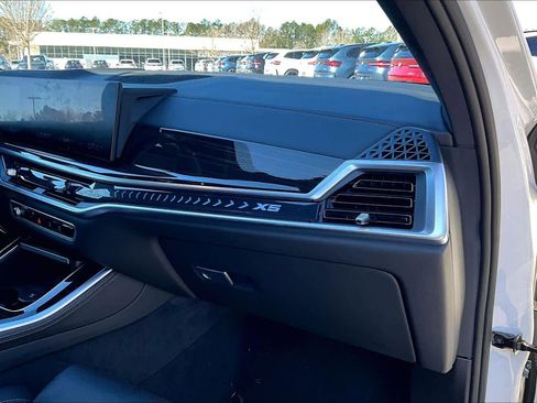 Used 2025 BMW X5 xDrive50e image 18