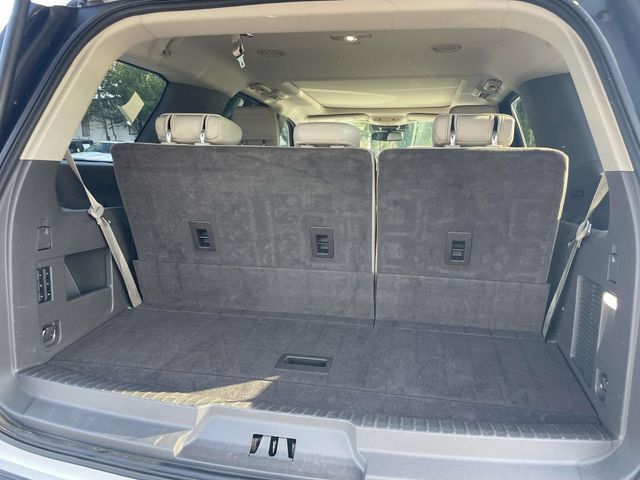 Used 2018 Ford Expedition Limited w/ Equipment Group 302A RWD image 10