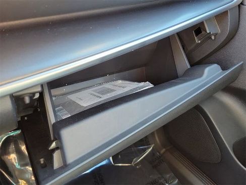 Used 2023 Nissan Rogue SV image 30